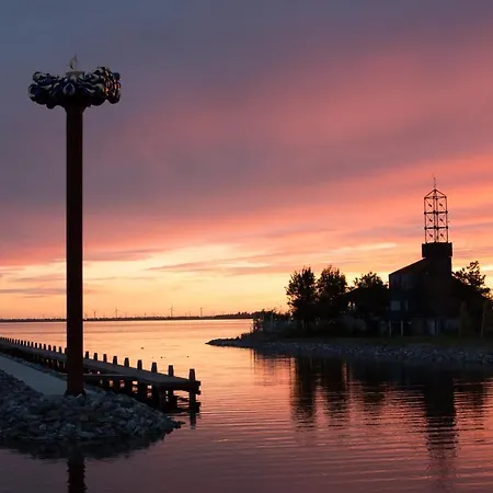 Luxury Waterfront Loft Holiday home Harderwijk