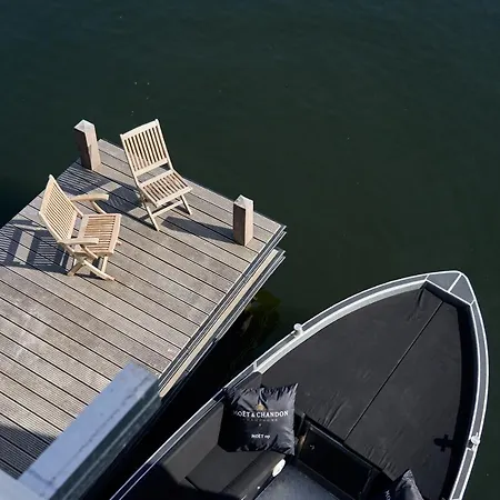 Ferienhaus Luxury Waterfront Loft *