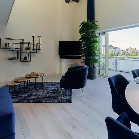 Luxury Waterfront Loft Ferienhaus *