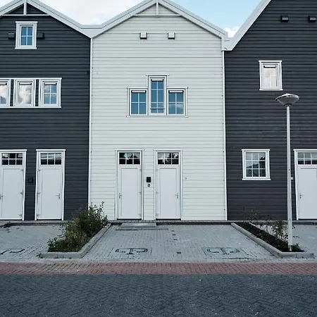 Luxury Waterfront Loft Holiday home *