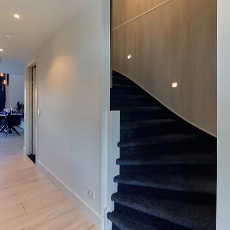 Luxury Waterfront Loft Casa de Férias